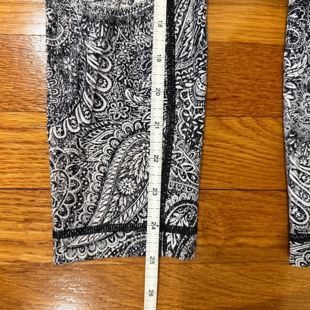 Lululemon High Times Pant Antique Paisley White Black - Size 4